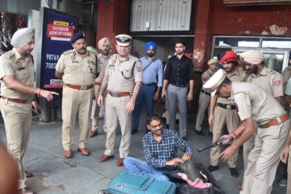 जालंधर रेलवे स्टेशन पर विशेष तलाशी अभियान चलाया गया, ए.डी.जी.पी. कानून एवं व्यवस्था ने स्वतंत्रता दिवस से पहले सुरक्षा उपायों की समीक्षा की