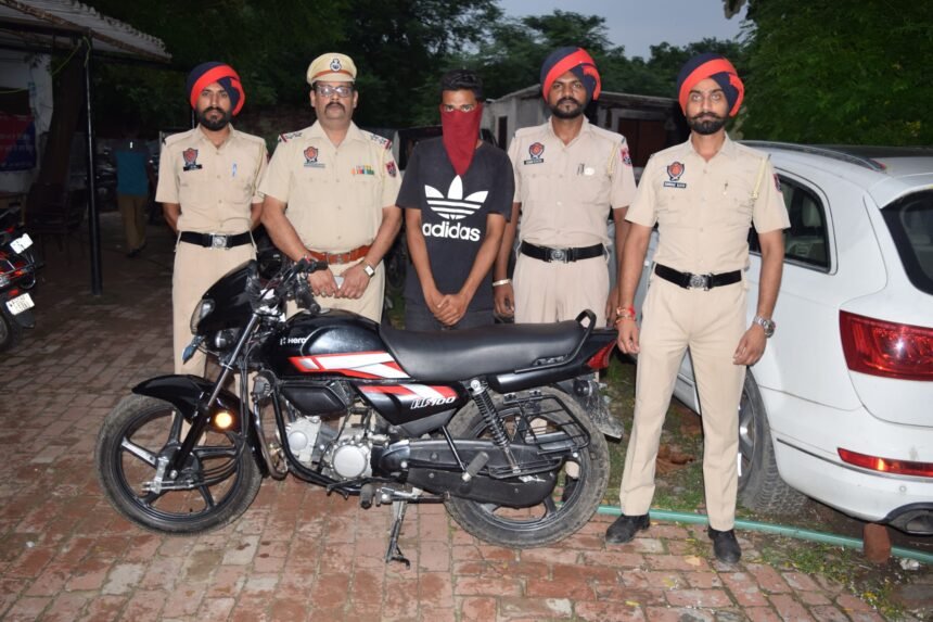 ਕਮਿਸ਼ਨਰੇਟ ਪੁਲਿਸ ਨੇ ਚੋਰੀ ਤੇ ਲੁੱਟ ਖੋਹ ਦੀਆਂ ਵਾਰਦਾਤਾਂ ਨੂੰ ਸੁਲਝਉਂਦੇ ਹੋਏ ਵੱਖ-ਵੱਖ ਵਾਰਦਾਤਾਂ ‘ਚ ਸ਼ਾਮਲ ਇਕ ਲੁਟੇਰੇ ਨੂੰ ਕੀਤਾ ਗ੍ਰਿਫਤਾਰ