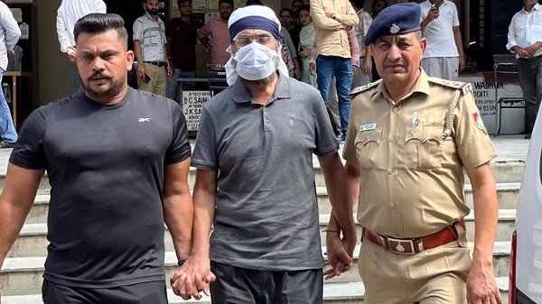 पंजाब पुलिस के पूर्व AIG ने अपने दामाद को मारी गोली, समझौते के लिए आए थे दोनों पक्ष