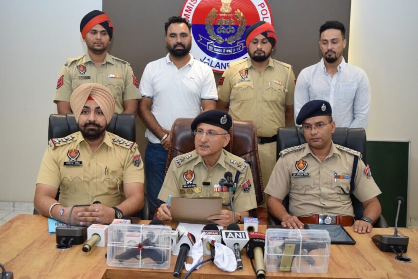 ਜਲੰਧਰ ਕਮਿਸ਼ਨਰੇਟ ਪੁਲਿਸ ਨੇ ਨਜਾਇਜ਼ ਹਥਿਆਰਾਂ ਸਮੇਤ ਦੋ ਵਿਅਕਤੀਆਂ ਨੂੰ ਕੀਤਾ ਕਾਬੂ