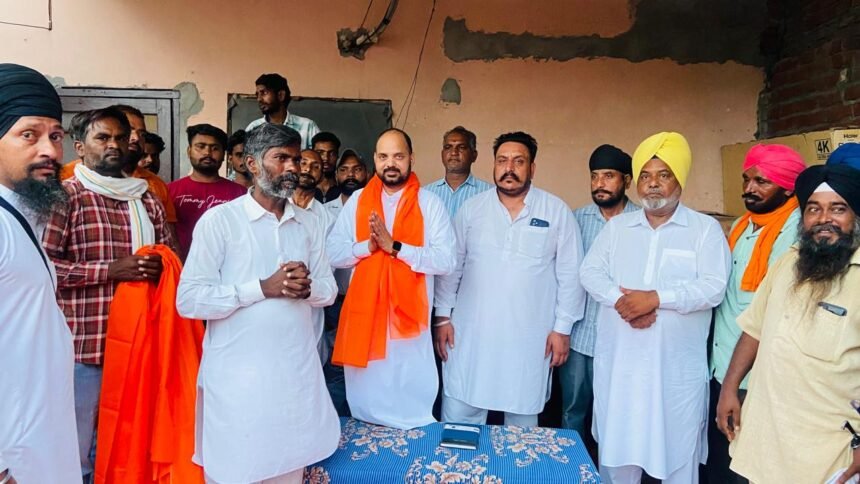 ਹਲਕਾ ਜੰਡਿਆਲਾ ਗੁਰੂ ਦੇ ਪਿੰਡ ਮੈਹਣੀਆ ਬਰਾਮਣਾ ਵਿਖੇ ਲਾਲੀ ਸਿੰਘ ਦੇ ਗ੍ਹਹਿ ਵਿਖੇ ਬਸਪਾ ਅੰਬੇਡਕਰ ਪਾਰਟੀ ਦੀ ਮੀਟਿੰਗ ਹੋਈ। ਹਲਕਾ ਜੰਡਿਆਲਾ ਗੁਰੂ ਦੇ ਪਿੰਡ ਮੈਹਣੀਆ ਬਰਾਮਣਾ ਵਿਖੇ ਲਾਲੀ ਸਿੰਘ ਦੇ ਗ੍ਹਹਿ ਵਿਖੇ ਬਸਪਾ ਅੰਬੇਡਕਰ ਪਾਰਟੀ ਦੀ ਮੀਟਿੰਗ ਹੋਈ।