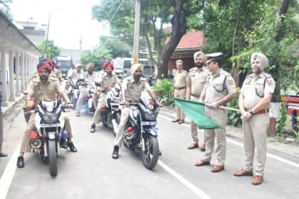 कमिश्नरेट पुलिस जालंधर द्वारा 14 ERS (आपातकालीन प्रतिक्रिया प्रणाली) मोटरसाइकिलों को हरी झंडी दिखाकर पुलिस आयुक्त स्वपन शर्मा ने किया रवाना