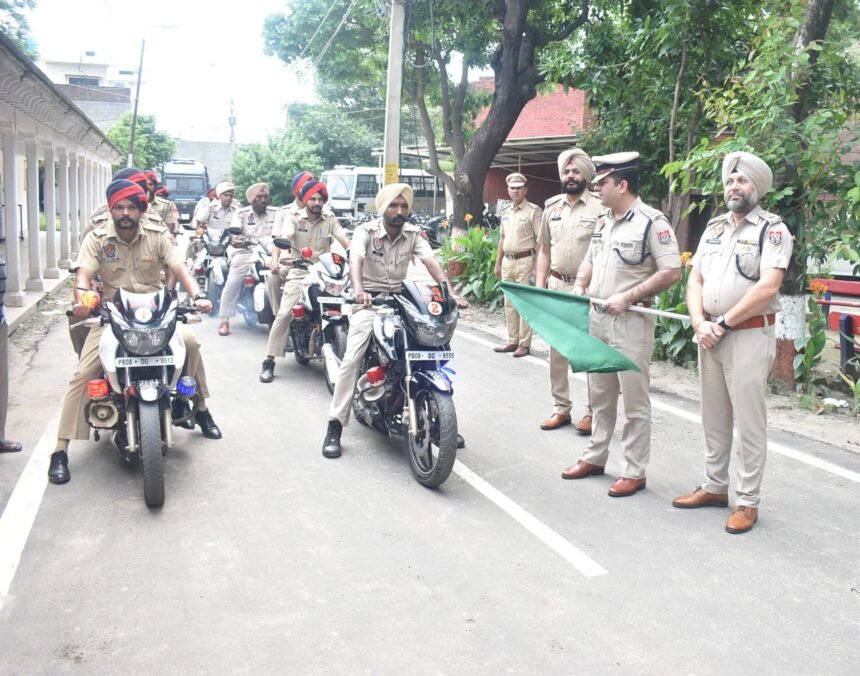 कमिश्नरेट पुलिस जालंधर द्वारा 14 ERS (आपातकालीन प्रतिक्रिया प्रणाली) मोटरसाइकिलों को हरी झंडी दिखाकर पुलिस आयुक्त स्वपन शर्मा ने किया रवाना