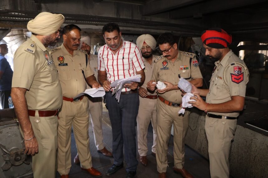 ਜਲੰਧਰ ਕਮਿਸ਼ਨਰੇਟ ਪੁਲਿਸ ਨੇ 55 ਕਿਲੋ ਹੈਰੋਇਨ ਸਮੇਤ ਹੋਰ ਨਸ਼ੀਲੇ ਪਦਾਰਥਾਂ ਨੂੰ ਕੀਤਾ ਨਸ਼ਟ ਜਲੰਧਰ ਕਮਿਸ਼ਨਰੇਟ ਪੁਲਿਸ ਨੇ 55 ਕਿਲੋ ਹੈਰੋਇਨ ਸਮੇਤ ਹੋਰ ਨਸ਼ੀਲੇ ਪਦਾਰਥਾਂ ਨੂੰ ਕੀਤਾ ਨਸ਼ਟ