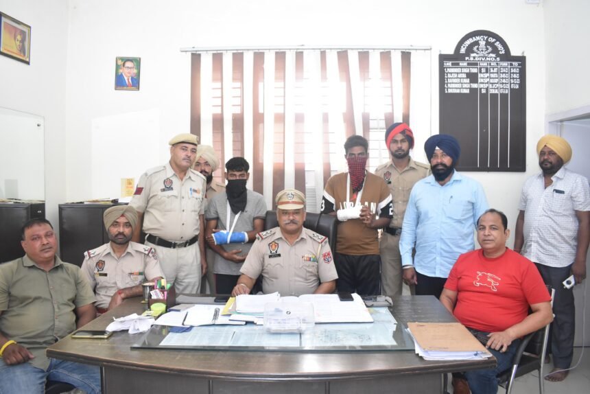 ਕਮਿਸ਼ਨਰੇਟ ਪੁਲਿਸ ਨੇ ਚੋਰੀ ਦੇ ਮੋਟਰਸਾਈਕਲਾਂ ਦੀ ਰੀਸਾਈਕਲਿੰਗ ਕਰਨ ਵਾਲੇ ਇੱਕ ਗਿਰੋਹ ਦਾ ਪਰਦਾਫਾਸ਼ ਕੀਤਾ, 70,000 ਰੁਪਏ ਦੀ ਨਕਦੀ ਸਮੇਤ ਦੋ ਗ੍ਰਿਫਤਾਰ ਕਮਿਸ਼ਨਰੇਟ ਪੁਲਿਸ ਨੇ ਚੋਰੀ ਦੇ ਮੋਟਰਸਾਈਕਲਾਂ ਦੀ ਰੀਸਾਈਕਲਿੰਗ ਕਰਨ ਵਾਲੇ ਇੱਕ ਗਿਰੋਹ ਦਾ ਪਰਦਾਫਾਸ਼ ਕੀਤਾ, 70,000 ਰੁਪਏ ਦੀ ਨਕਦੀ ਸਮੇਤ ਦੋ ਗ੍ਰਿਫਤਾਰ