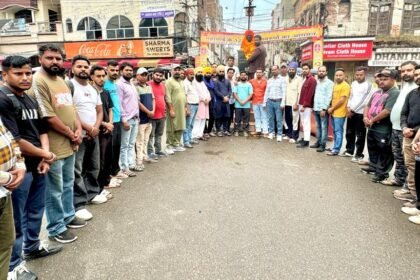 ਕਪੂਰਥਲਾ ਹਲਕੇ ਦੇ ਸੇਵਾਦਾਰ ਅਵੀ ਰਾਜਪੂਤ ਅਤੇ ਉਨ੍ਹਾਂ ਦੀ ਸਮੁੱਚੀ ਟੀਮ ਨੇ ਦੇਸ਼ ਦੇ ਮਹਾਨ ਸਪੁੱਤਰ ਸ਼ਹੀਦ ਭਗਤ ਸਿੰਘ ਨੂੰ ਕੀਤਾ ਨਮਨ