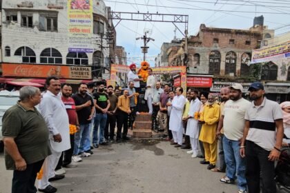 ਭਾਰਤੀ ਜਨਤਾ ਪਾਰਟੀ ਨੇ ਸ਼ਹੀਦ ਭਗਤ ਸਿੰਘ ਦੇ ਜਨਮ ਦਿਨ ਤੇ ਸ਼ਹੀਦ ਭਗਤ ਸਿੰਘ ਨੂੰ ਦਿੱਤੀ ਸ਼ਰਧਾਂਜਲੀ