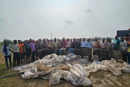 चुनाव को देखते हुए आबकारी विभाग ने चलाया सर्च अभियान, 25520 लीटर शराब, 430 बोतल अवैध शराब, 10 लोहे के ड्रम और एल्यूमीनियम के बर्तन बरामद कर किए नष्ट