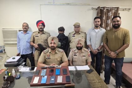 ਕਮਿਸ਼ਨਰੇਟ ਪੁਲਿਸ ਨੇ ਸ਼ਹਿਰ ਵਿੱਚ ਸਨੈਚਿੰਗ ਦੀਆਂ 13 ਘਟਨਾਵਾਂ ਨੂੰ ਸੁਲਝਾਇਆ,13 ਮੋਬਾਈਲਾਂ ਸਮੇਤ ਤਿੰਨ ਗ੍ਰਿਫ਼ਤਾਰ