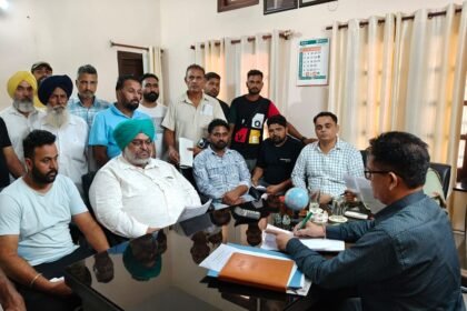 ਪੰਚਾਇਤੀ ਚੋਣਾਂ ਲਈ ਚੱਲ ਰਹੀ ਨਾਮਜ਼ਦਗੀ ਪ੍ਰਕਿਰਿਆ ਦੇ ਮੱਦੇਨਜ਼ਰ ਐਨ.ਓ.ਸੀ ਲੈਣ ਲਈ ਛੁੱਟੀ ਵਾਲੇ ਦਿਨ ਵੀ ਖੁੱਲ੍ਹੇ ਰਹੇ ਸ਼ਹੀਦ ਭਗਤ ਸਿੰਘ ਨਗਰ ਦੇ ਸਾਰੇ ਬੀ.ਡੀ.ਪੀ.ਓ ਦਫ਼ਤਰ