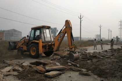 ਗਲਾਡਾ ਵੱਲੋਂ ਤਿੰਨ ਅਣਅਧਿਕਾਰਤ ਕਲੋਨੀਆਂ ‘ਤੇ ਕਾਰਵਾਈ