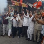 हरियाणा फतेह पर जालंधर भाजपा ने पटाके फोड़ लड्डू और जलेबियां बांट जश्न मनाया