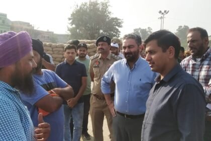 ਡਿਪਟੀ ਕਮਿਸ਼ਨਰ ਅਤੇ ਐਸ.ਐਸ.ਪੀ. ਵਲੋਂ ਝੋਨੇ ਦੀ ਖ਼ਰੀਦ ਪ੍ਰਕਿਰਿਆ ਦਾ ਜਾਇਜ਼ਾ ਲੈਣ ਲਈ ਦਾਣਾ ਮੰਡੀਆਂ ਦੀ ਅਚਨਚੇਤ ਚੈਕਿੰਗ