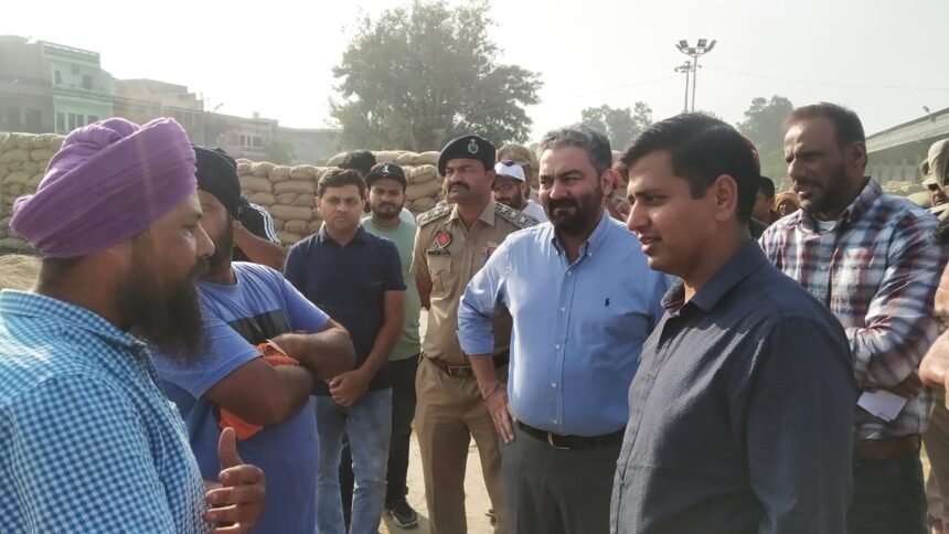 ਡਿਪਟੀ ਕਮਿਸ਼ਨਰ ਅਤੇ ਐਸ.ਐਸ.ਪੀ. ਵਲੋਂ ਝੋਨੇ ਦੀ ਖ਼ਰੀਦ ਪ੍ਰਕਿਰਿਆ ਦਾ ਜਾਇਜ਼ਾ ਲੈਣ ਲਈ ਦਾਣਾ ਮੰਡੀਆਂ ਦੀ ਅਚਨਚੇਤ ਚੈਕਿੰਗ