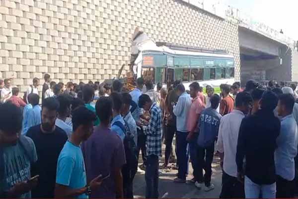 राजस्थान में पुलिया से टकराई बस, 10 लोगों की दर्दनाक मौत; 20 से अधिक घायल
