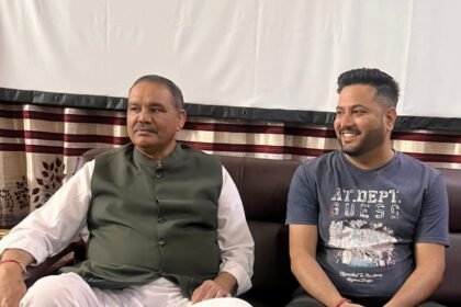 ਭਾਜਪਾ ਯੁਵਾ ਮੋਰਚਾ ਦੇ ਜ਼ਿਲ੍ਹਾ ਜਨਰਲ ਸਕੱਤਰ ਲੋਕੇਸ਼ ਬਾਲੀ ਨੇ ਸਾਬਕਾ ਕੇਂਦਰੀ ਮੰਤਰੀ ਵਿਜੇ ਸਾਂਪਲਾ ਨਾਲ ਕੀਤੀ ਮੁਲਾਕਾਤ