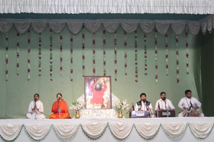 ਦਿਵਯਾ ਜਯੋਤੀ ਜਾਗ੍ਰਿਤੀ ਸੰਸਥਾਨ ਆਸ਼ਰਮ ਕਪੂਰਥਲਾ ਵਿਚ ਸਪਤਾਹਿਕ ਸਤਸੰਗ ਸਮਾਗਮ ਹੋਇਆ