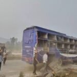 दर्दनाक हादसा : तेज रफ्तार यात्री बस अनियंत्रित होकर पलटी, सात लोगों की मौत- 25 से ज्यादा घायल
