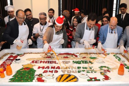 एलपीयू ने फ्रूट मैक्रेशन सेरेमनी के साथ क्रिसमस फेस्टिवल के आगमन का जश्न मनाया