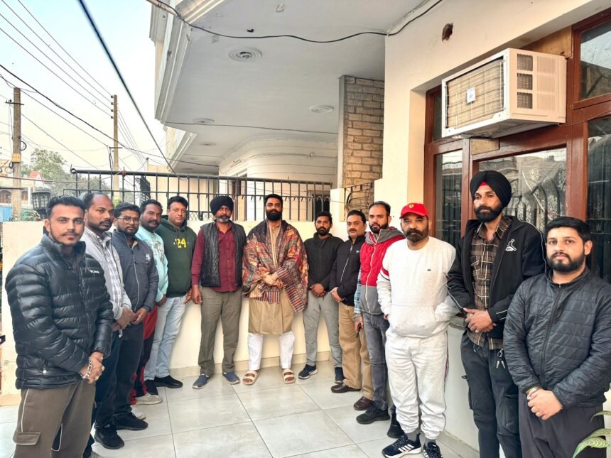 ਹਲਕਾ ਵਾਸੀਆਂ ਦਾ ਸੇਵਕ ਹੋਣ ਦੇ ਨਾਤੇ ਲੋਕਾਂ ਦੀਆਂ ਸਮੱਸਿਆਵਾਂ ਨੂੰ ਹੱਲ ਕਰਵਾਣਾ ਮੇਰਾ ਫਰਜ-ਅਵੀ ਰਾਜਪੂਤ