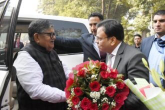 राज्यपाल ने साइंस सिटी और रेल कोच फैक्ट्री का किया दौरा, रेलवे कोचों के निर्माण का लिया जायज़ा