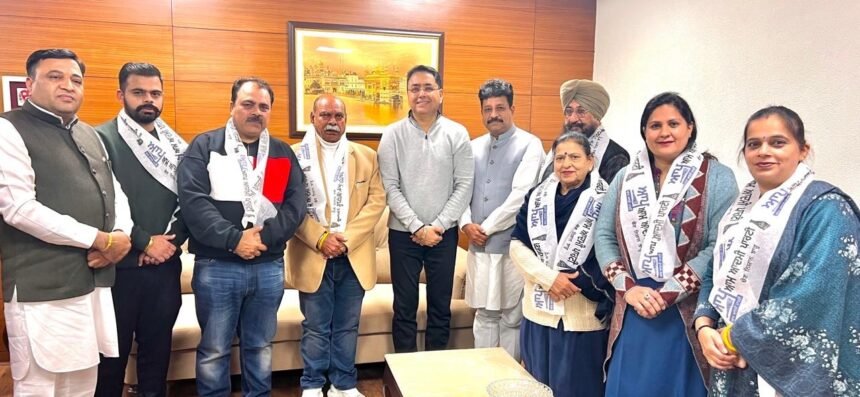जालंधर में कांग्रेस को बड़ा झटका! भोगपुर नगर पंचायत के 8 कांग्रेसी सदस्य ‘आप’ में शामिल