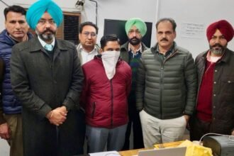 ਤਹਿਸੀਲਦਾਰ ਦੇ ਨਾਮ ਉਪਰ 11000 ਰੁਪਏ ਰਿਸ਼ਵਤ ਹਾਸਲ ਕਰਦਾ ਵਸੀਕਾ ਨਵੀਸ ਰੰਗੇ ਹੱਥੀਂ ਗ੍ਰਿਫਤਾਰ