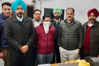 ਤਹਿਸੀਲਦਾਰ ਦੇ ਨਾਮ ਉਪਰ 11000 ਰੁਪਏ ਰਿਸ਼ਵਤ ਹਾਸਲ ਕਰਦਾ ਵਸੀਕਾ ਨਵੀਸ ਰੰਗੇ ਹੱਥੀਂ ਗ੍ਰਿਫਤਾਰ