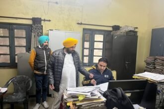 ਕੈਬਨਿਟ ਮੰਤਰੀ ਹਰਭਜਨ ਸਿੰਘ ਈ.ਟੀ.ਓ ਵੱਲੋਂ ਬੰਗਾ ਦੇ ਬਿਜਲੀ ਦਫ਼ਤਰ ਦੀ ਅਚਨਚੇਤ ਚੈਕਿੰਗ