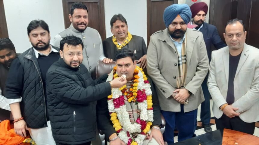 ਕੈਬਨਿਟ ਮੰਤਰੀਆਂ ਡਾ. ਰਵਜੋਤ ਸਿੰਘ ਅਤੇ ਮਹਿੰਦਰ ਭਗਤ ਦੀ ਮੌਜੂਦਗੀ ’ਚ ਮੇਅਰ, ਸੀਨੀਅਰ ਡਿਪਟੀ ਮੇਅਰ ਤੇ ਡਿਪਟੀ ਮੇਅਰ ਨੇ ਸੰਭਾਲੇ ਅਹੁਦੇ