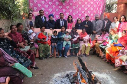 ਸਿਵਲ ਸਰਜਨ ਦਫ਼ਤਰ ਵਿਖੇ ਮਨਾਈ ਗਈ ਧੀਆਂ ਦੀ ਲੋਹੜੀ, 21 ਨਵਜਨਮੀਆਂ ਬੱਚੀਆਂ ਅਤੇ ਉਨ੍ਹਾਂ ਦੀਆਂ ਮਾਵਾਂ ਨੂੰ ਵਿਸ਼ੇਸ਼ ਤੌਰ ‘ਤੇ ਕੀਤਾ ਗਿਆ ਸਨਮਾਨਿਤ