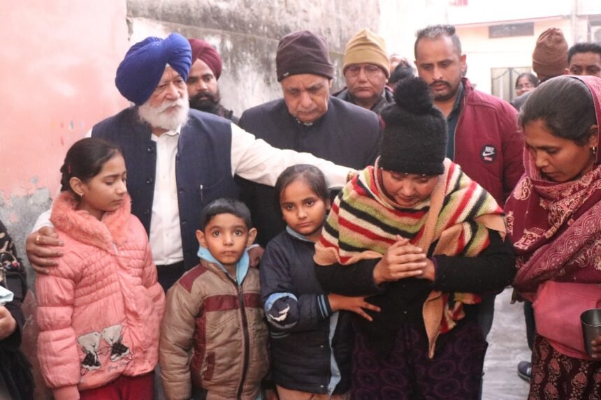 ਜਾਰਜੀਆ ਹਾਦਸੇ ਵਿੱਚ ਮਾਰੇ ਗਏ ਰਵਿੰਦਰ ਕੁਮਾਰ ਦੇ ਪਰਿਵਾਰਕ ਮੈਂਬਰਾਂ ਦੀ ਸਹਾਇਤਾ ਕਰਨ ਲਈ ਪਹੁੰਚੇ ਡਾ.ਐਸ.ਪੀ.ਸਿੰਘ ਓਬਰਾਏ