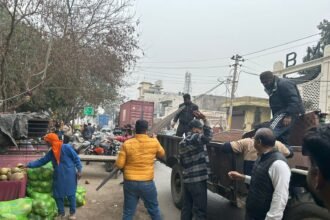 ਰਮਨੀਕ ਚੌਂਕ ਨੇੜੇ ਨਜਾਇਜ਼ ਰੇਹੜੀਆ/ਫੜੀਆ ਲੱਗਾ ਕੇ ਬੈਠੇ ਨਾਰੀਅਲ ਵਾਲਿਆ ਦਾ ਸਮਾਨ ਕੀਤਾ ਗਿਆ ਜ਼ਬਤ