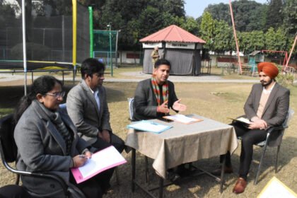 डिप्टी कमिश्नर ने निक्कू पार्क का किया दौरा, झूलो की मुरम्मत और साफ़-सफ़ाई पर दिया ज़ोर