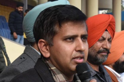 डिप्टी कमिश्नर ने पेट्रोल पंपों पर बुनियादी सुविधाएं एवं साफ-सफाई सुनिश्चित करने का दिया निर्देश