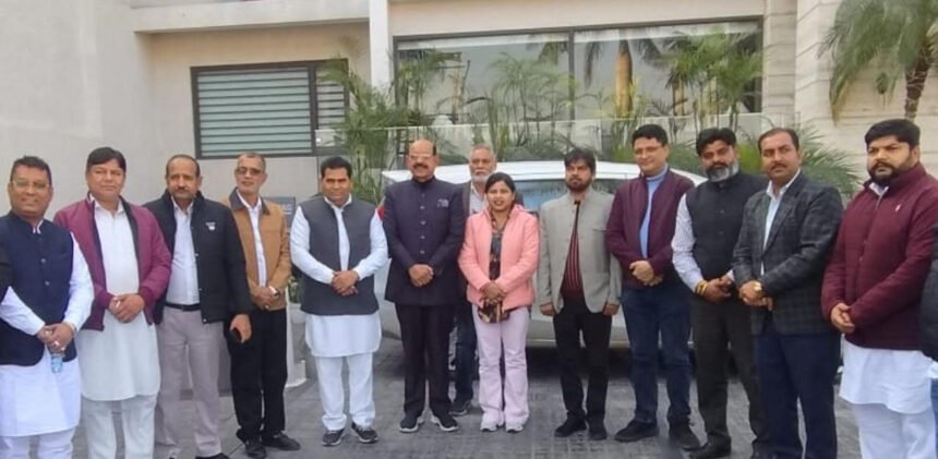 पार्षद समयबद्ध ढंग से करवाए जनता की मुश्किलों को हल : मोहिंदर भगत