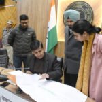 डिप्टी कमिश्नर ने पी.ए.पी चौंक फ्लाई ओवर के लिए नए रैंप डिजाइन की समीक्षा की