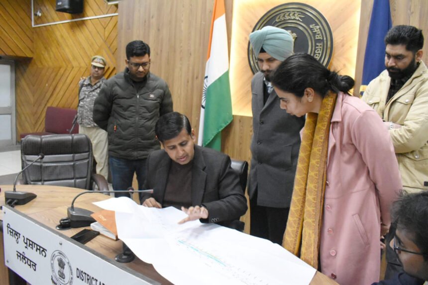 डिप्टी कमिश्नर ने पी.ए.पी चौंक फ्लाई ओवर के लिए नए रैंप डिजाइन की समीक्षा की