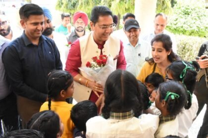 कैबिनेट मंत्री अमन अरोड़ा ने किया नारी निकेतन का दौरा, प्रबंधकों को हर संभव मदद देने का किया वायदा