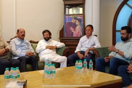 कैबिनेट मंत्री मोहिंदर भगत और मेयर विनीत धीर ने हंस राज हंस के साथ जताया दुख