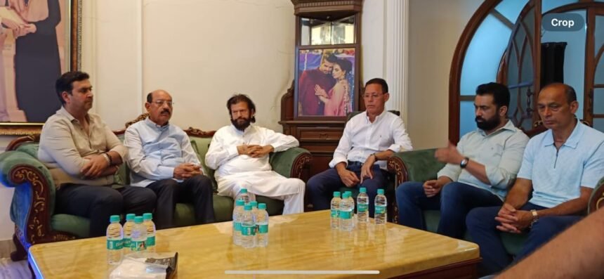 कैबिनेट मंत्री मोहिंदर भगत और मेयर विनीत धीर ने हंस राज हंस के साथ जताया दुख