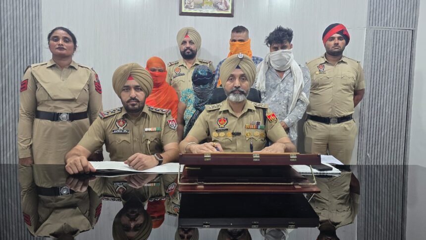 थाना शाहकोट पुलिस ने भोले-भाले लोगों को हनी ट्रैप में फंसाकर उगाही करने वाले गिरोह के 04 सदस्यों को किया गिरफ्तार थाना शाहकोट पुलिस ने भोले-भाले लोगों को हनी ट्रैप में फंसाकर उगाही करने वाले गिरोह के 04 सदस्यों को किया गिरफ्तार