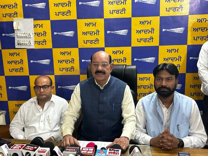 आम आदमी पार्टी सरकार ने एससी/एसटी छात्रवृत्ति की आसान, अब छात्र नहीं हो रहे परेशान : मोहिंदर भगत