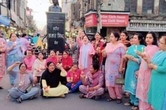 ਪਹਿਲਗਾਮ ਅੱਤਵਾਦੀ ਹਮਲੇ ਦੇ ਵਿਰੋਧ ਵਿੱਚ ਕਪੂਰਥਲਾ ਵਿਖੇ ਭਾਜਪਾ ਮਹਿਲਾ ਮੋਰਚਾ ਨੇ ਕੱਢਿਆ ਕੈਂਡਲ ਮਾਰਚ