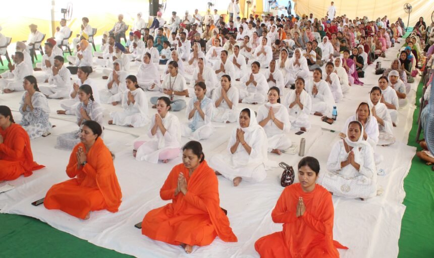 ਯੋਗ ਸਰੀਰ, ਮਨ ਅਤੇ ਆਤਮਾ ਨੂੰ ਇੱਕ ਕਰਨ ਦਾ ਵਿਗਿਆਨ ਹੈ:- ਸਵਾਮੀ ਵਿਗਿਆਨਾਨੰਦ