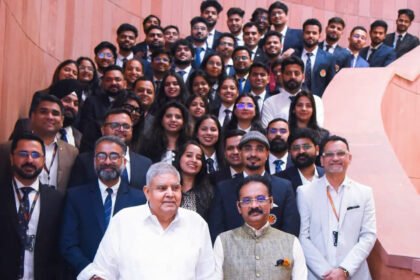 एलपीयू के छात्र और पूर्व छात्र भारत की संसद गए, उपराष्ट्रपति और सोनिया गांधी से मिले