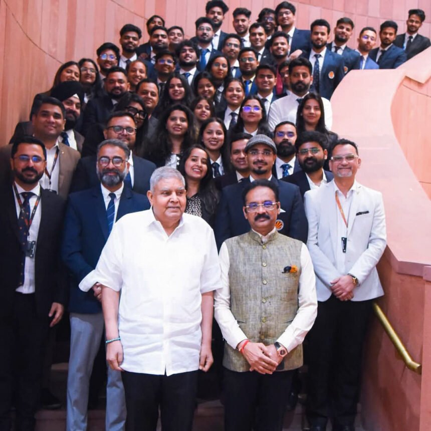 एलपीयू के छात्र और पूर्व छात्र भारत की संसद गए, उपराष्ट्रपति और सोनिया गांधी से मिले