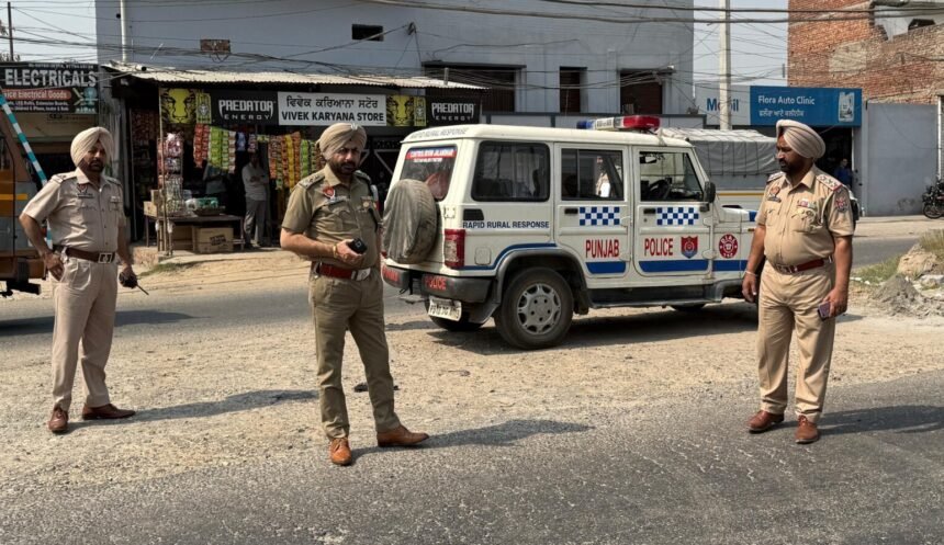 ਐਸ.ਐਸ.ਪੀ. ਹਰਵਿੰਦਰ ਸਿੰਘ ਵਿਰਕ ਜਲੰਧਰ ਦਿਹਾਤੀ ਵੱਲੋਂ ਸਪੈਸ਼ਲ ਨਾਕਾਬੰਦੀ ਦੀ ਖੁਦ ਮੌਕੇ ਤੇ ਪਹੁੰਚ ਕੇ ਕੀਤੀ ਚੈਕਿੰਗ