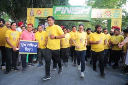 “युद्ध नशे के विरुद्ध; ‘दौड़दा पंजाब’ मैराथन के माध्यम से नशे के खिलाफ एकजुट होने का आह्वा, 6500 लोगों ने रंगले पंजाब के निर्माण के लिए नशे के खिलाफ ली शपथ