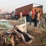 दर्दनाक हादसा: दाह संस्कार के लिए जा रहे लोगों की कार सड़क किनारे खड़े ट्रक से टकराई, 4 लोगों की मौत